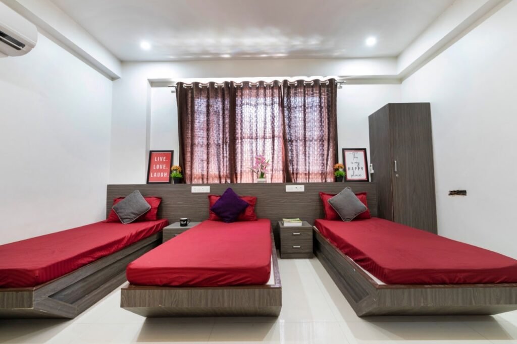 Kripal homes pg kripal homes three sharing room