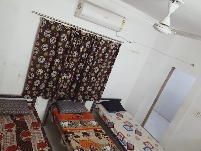 dhyan pg hostel