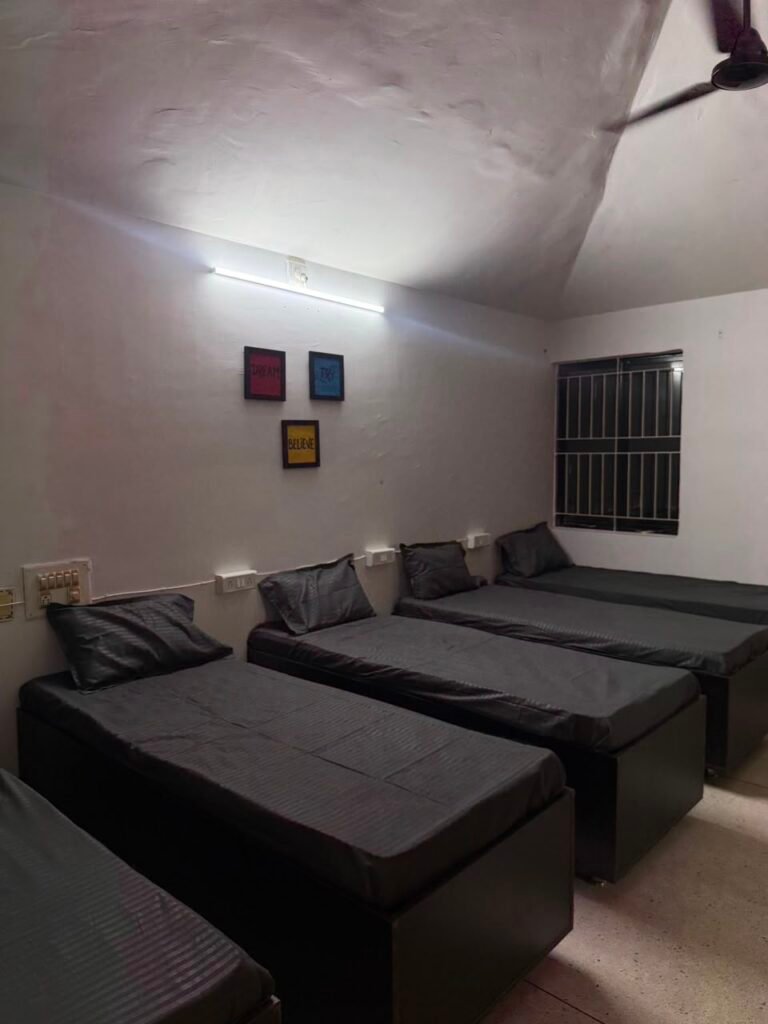 Themstays PG themstays pg (7)
